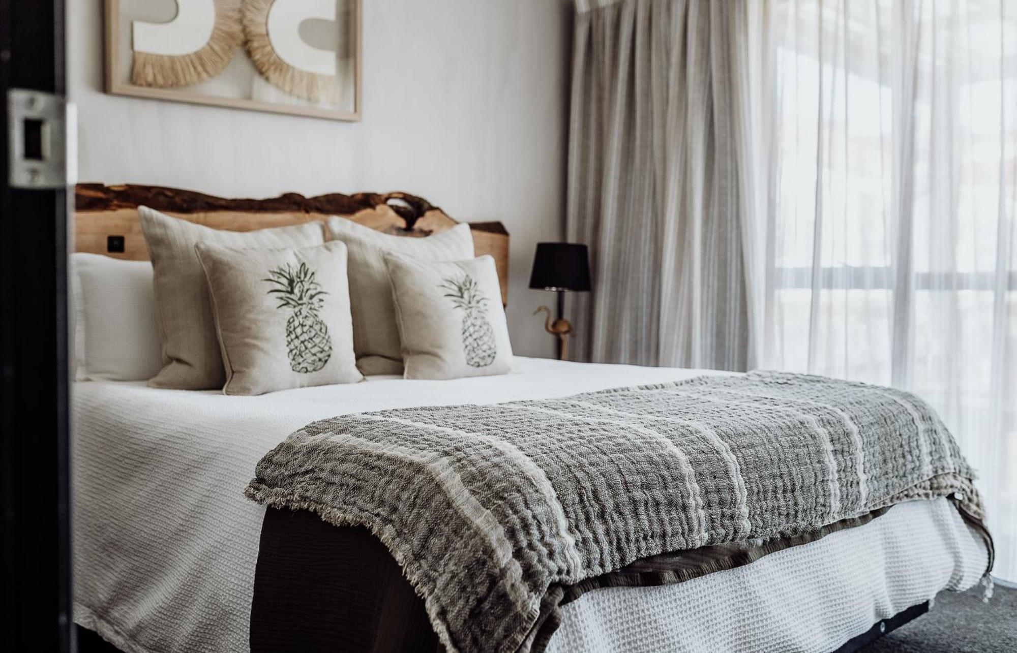 Lake Mahinapua Hotel Ruatapu Eksteriør billede